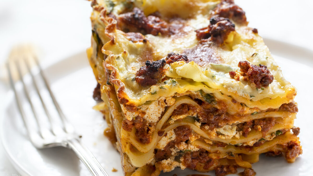 Lasagne al ragù di tre carni e crema di formaggi