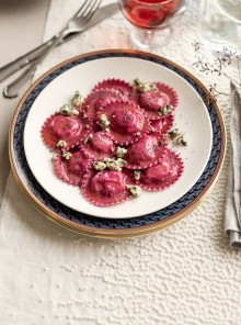 Ravioli di rapa con roquefort e semi di papavero