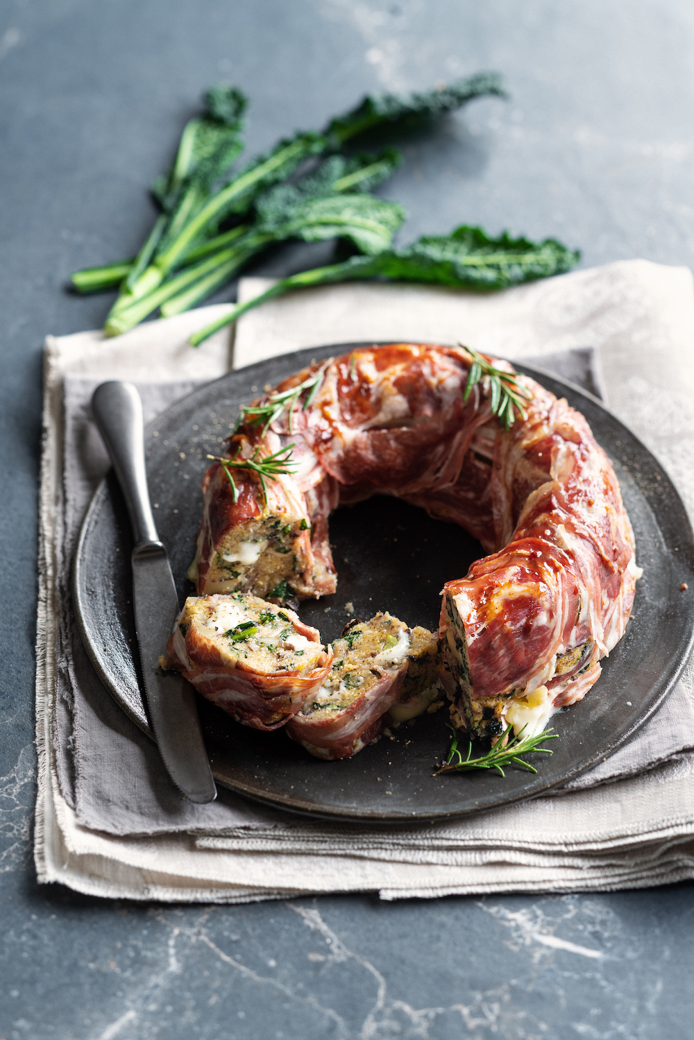 Ciambella di pancetta con polenta e ortaggi Sale&Pepe