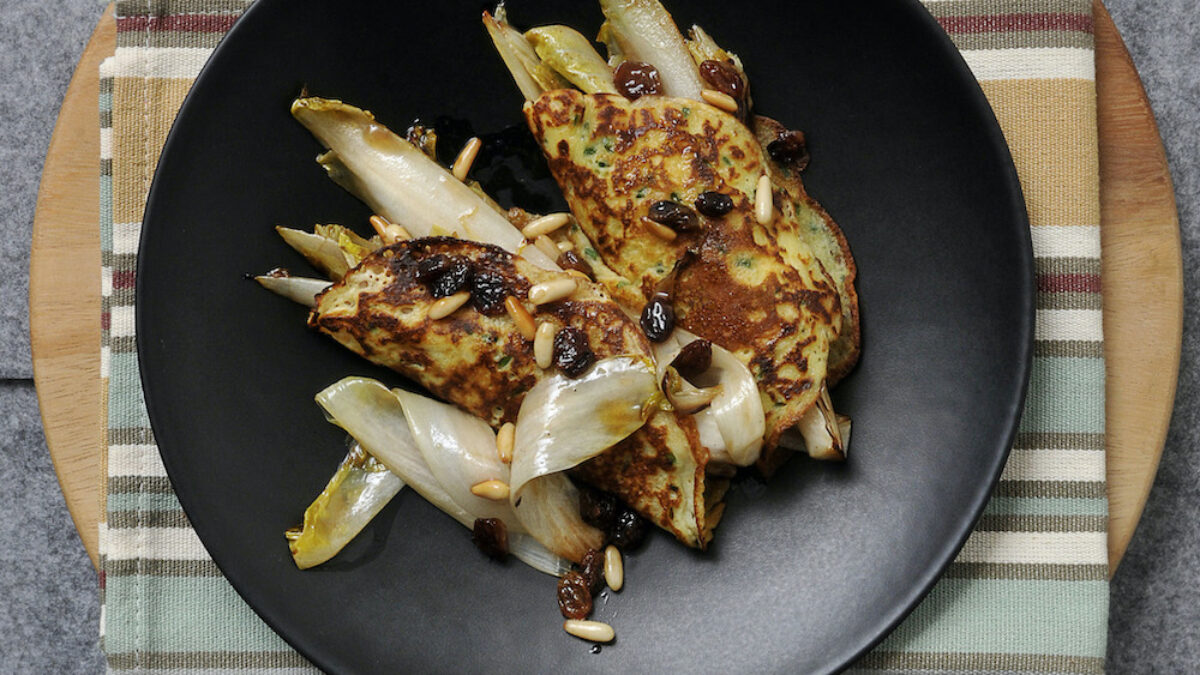 Pancake allo yogurt con indivia caramellata