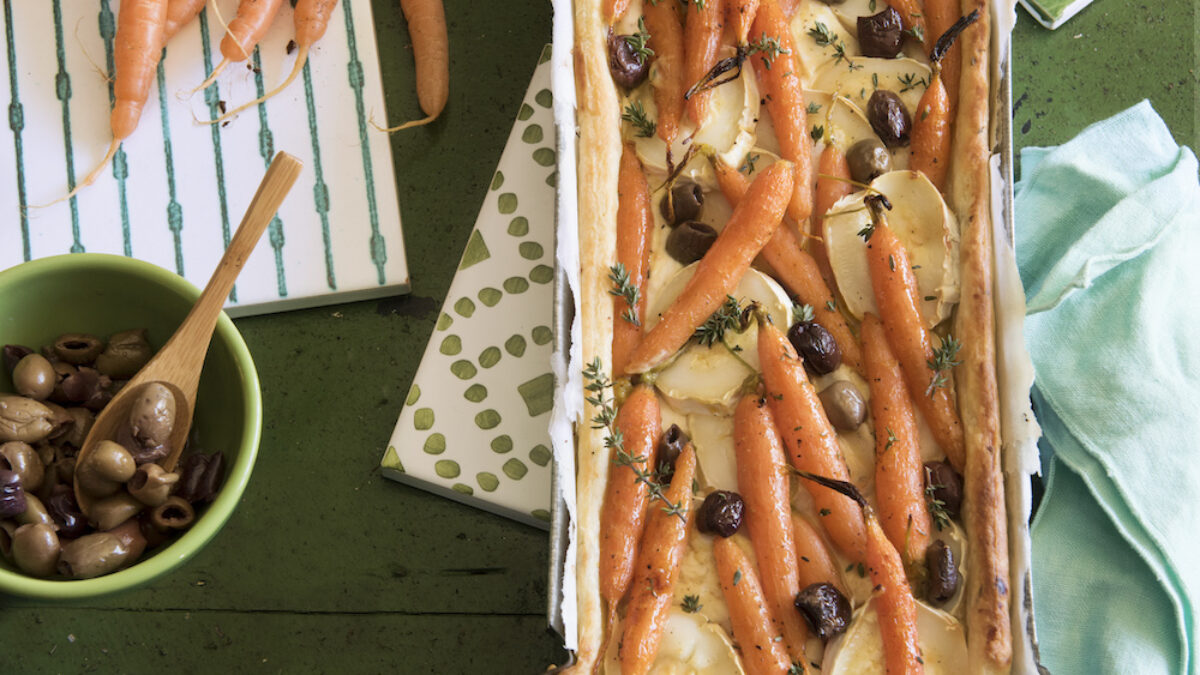 Torta di carote all’arancia e miele con chèvre e taggiasche