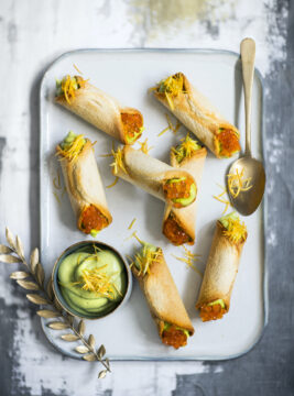 Cannoli farciti con avocado