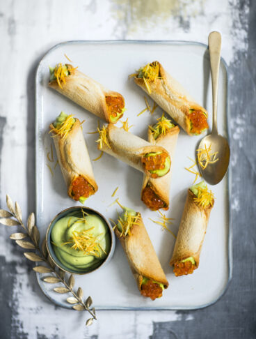 Cannoli farciti con avocado