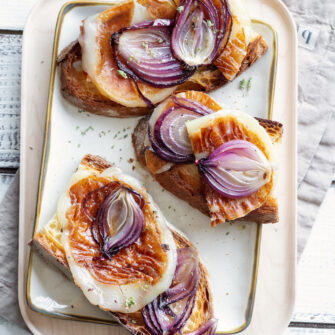 Crostoni con caciocavallo