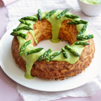 Savarin con salsa di asparagi