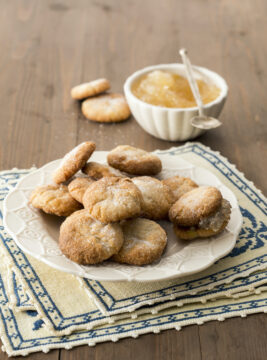biscotti con marmellata