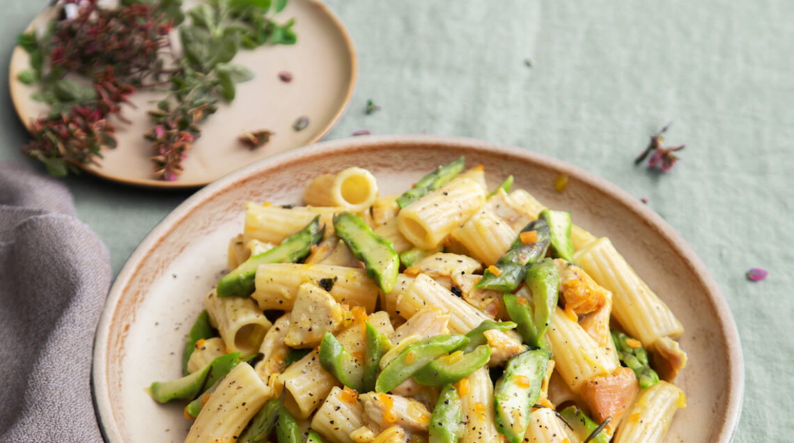 Tortiglioni di con ragù di coniglio e asparagi