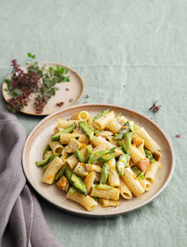 Tortiglioni di con ragù di coniglio e asparagi