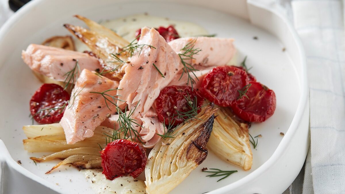 Insalata di salmone scottato al vino