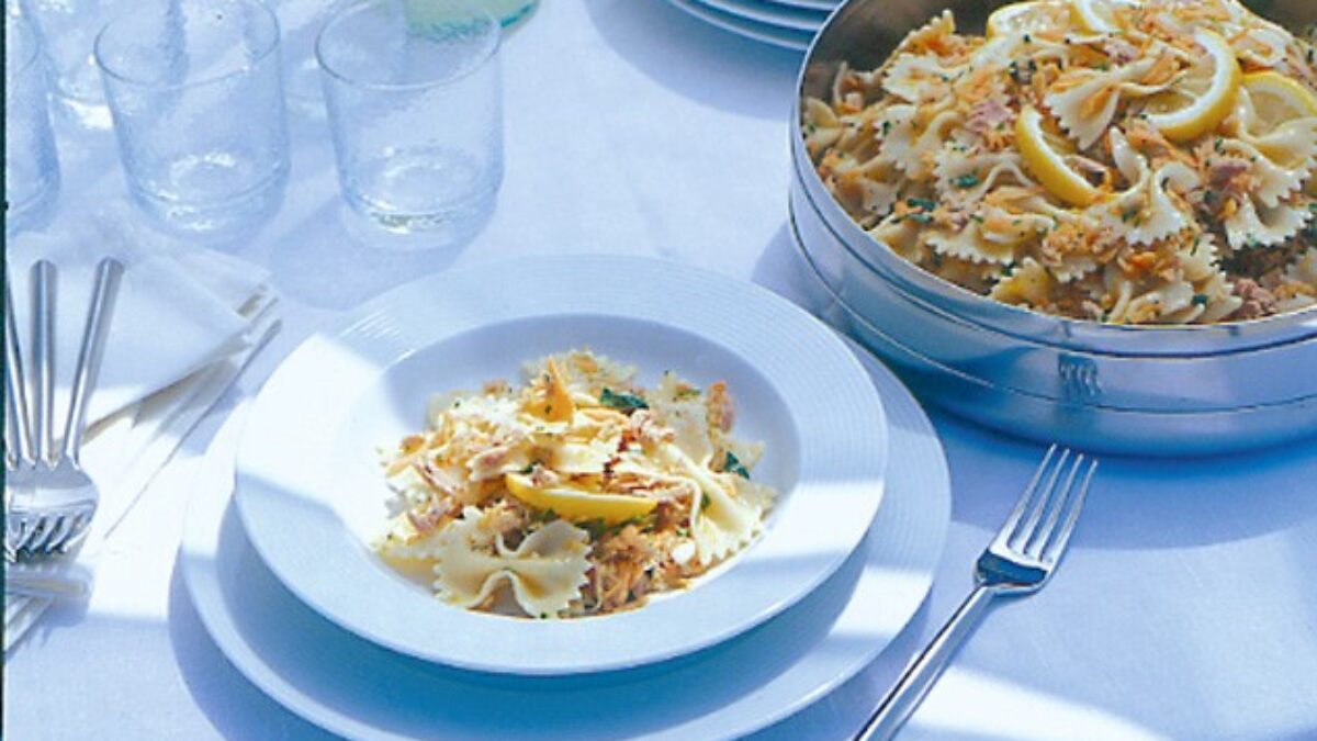 Insalata di pasta al tonno profumata al limone