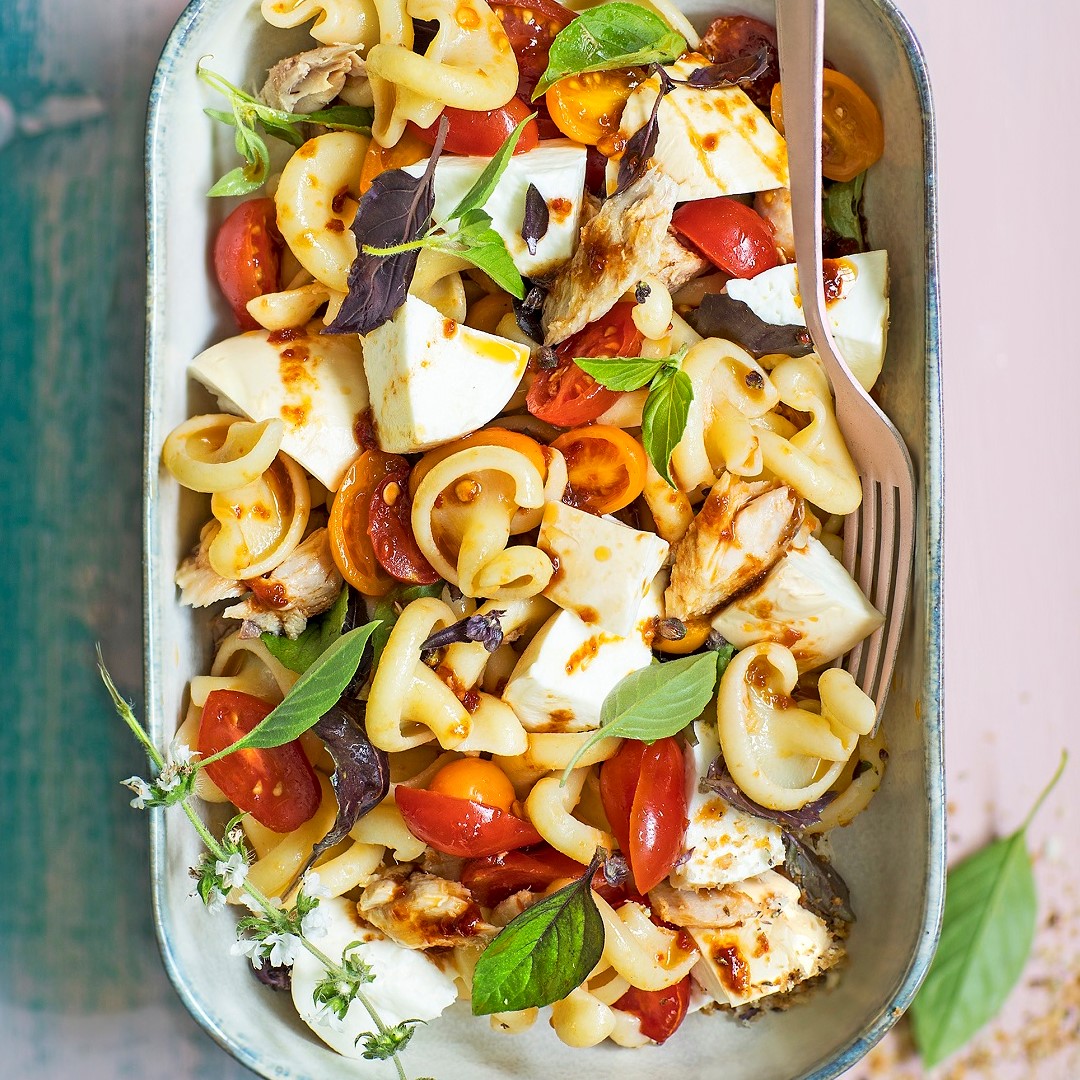 Pasta fredda con bufala e filetti di sgombro Sale&Pepe