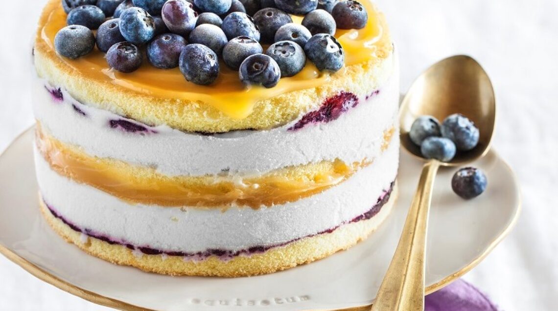 Torta allo yogurt, mirtilli e lemon curd