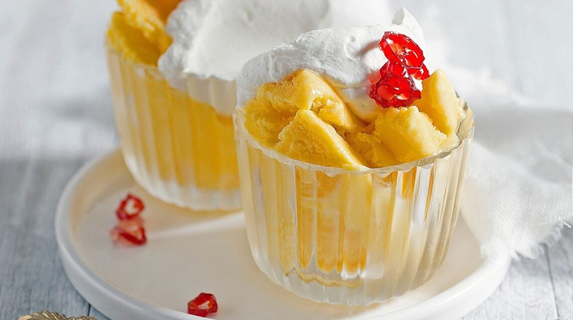 gelato con mango, panna alla menta e peperoncino