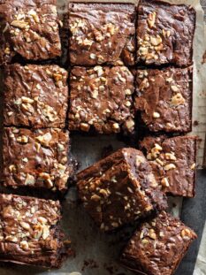 Brownies al cioccolato marmorizzati con latte condensato e nociBrownies-@salepepe