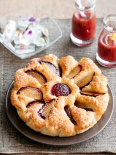 Focaccia dolce alle prugne