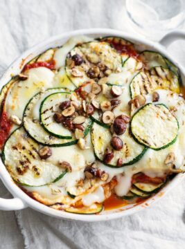 Parmigiana di zucchine e provola