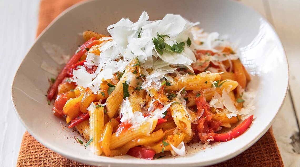 Pasta alla trapanese al doppio peperone