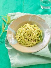 Spaghetti alla chitarra con pesto