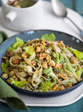Tagliatelle al pesto di nocciole e sedano