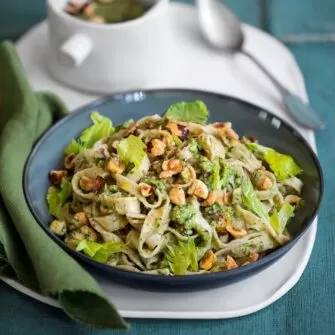 Tagliatelle al pesto di nocciole e sedano