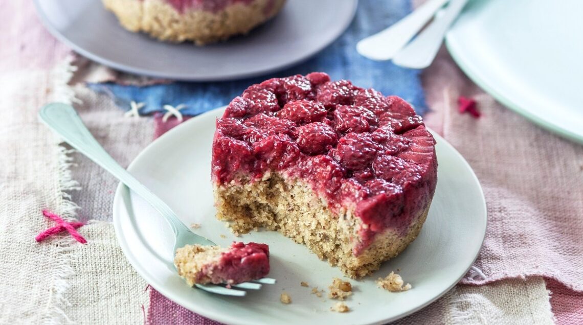 Tortini dolci rovesciati ai lamponi