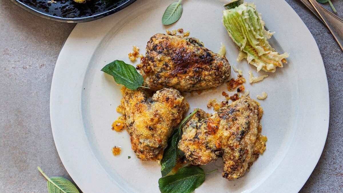 Ali di pollo croccanti con formaggio ed erbe