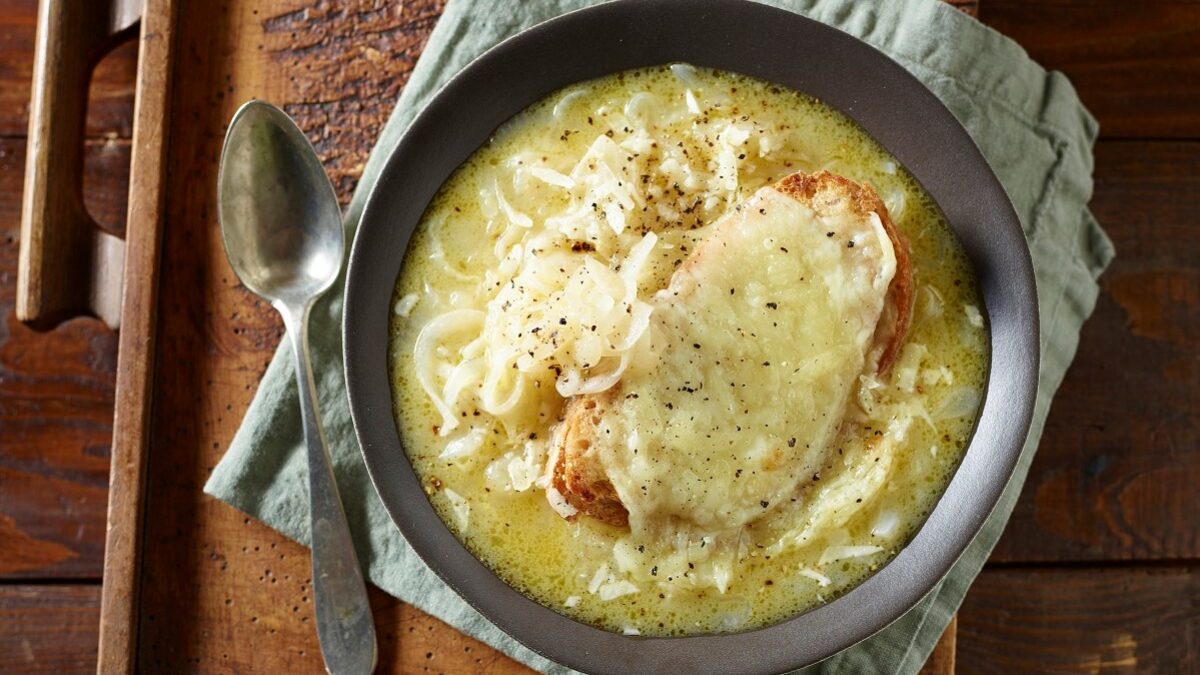 Zuppa di cipolle al pecorino