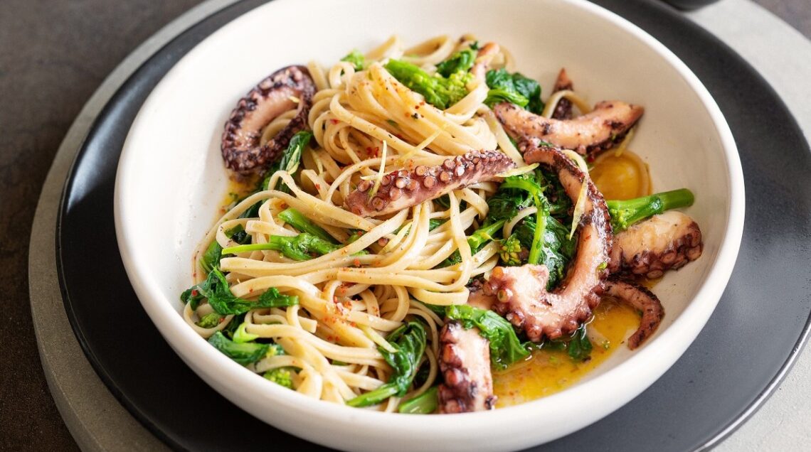 Fettucce con cime di rapa, polpetti, santoreggia e limone