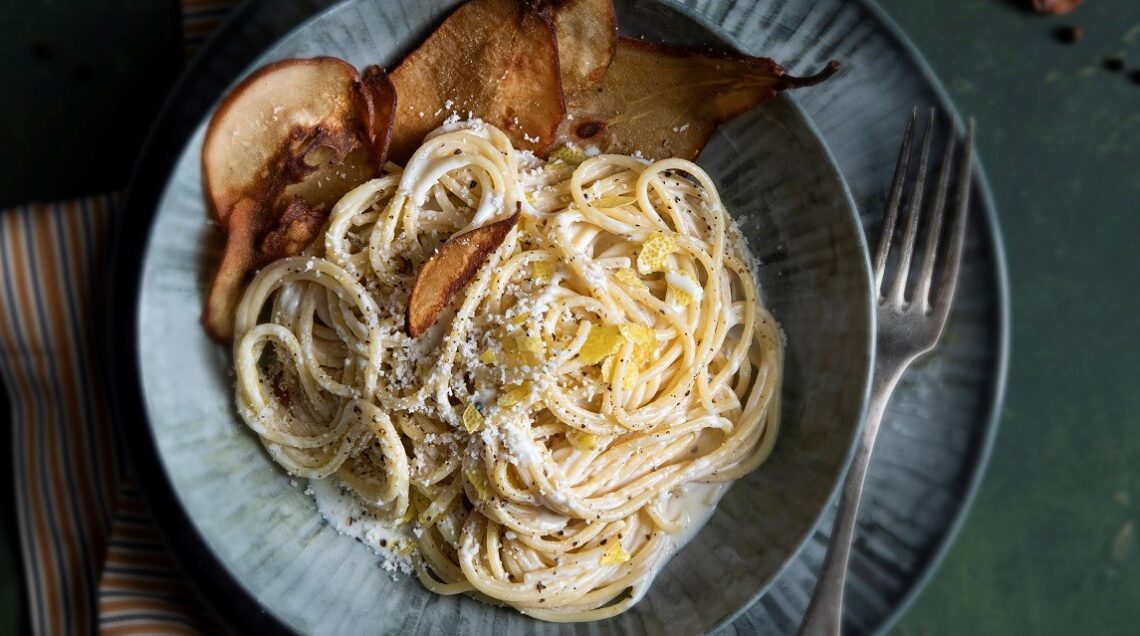 Spaghetti-cacio-e-pepe-@salepep
