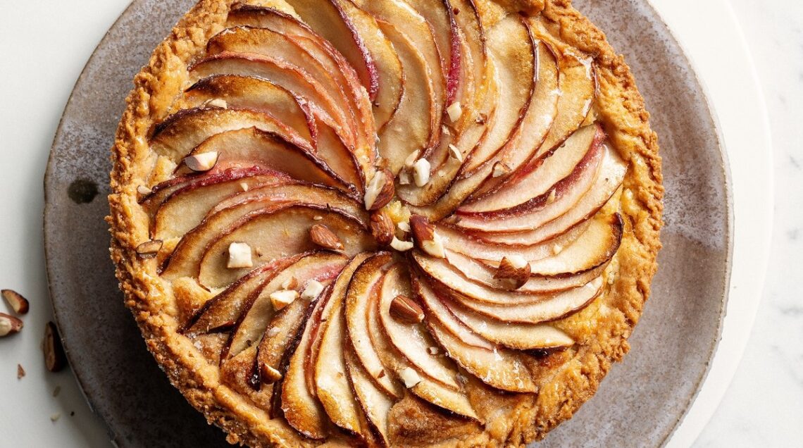 Torta con crema frangipane