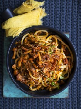 Pici con chiodini e coda di vitello