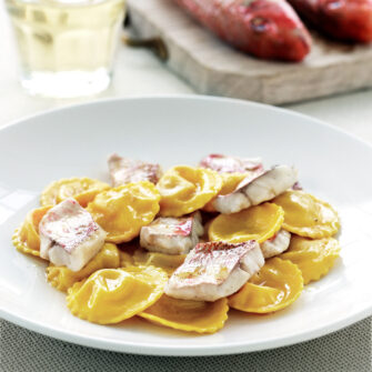 Tortelli ripieni di brodetto con filetti di triglia