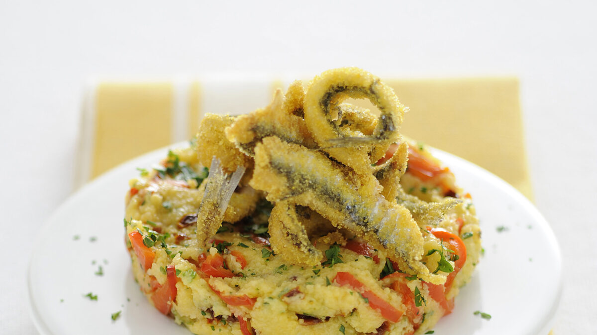 Pasticcio ai peperoni con acciughe fritte