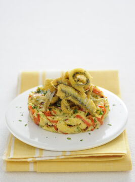 pasticcio ai peperoni con acciughe fritte