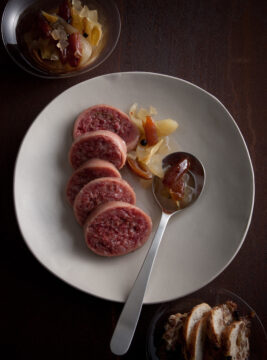 Zampone con mostarda di datteri e pere allo zenzero