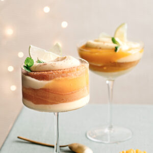 bicchiere di zuppa inglese alla frutta