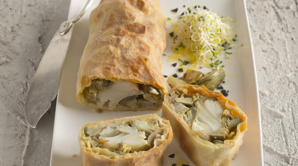 Strudel di baccalà e carciofi con spuma al pepe e limone