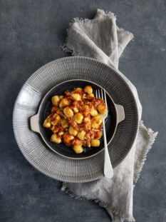 Gnocchi "alla gratirouela" con sugo di gallo