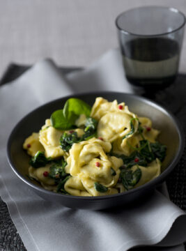 Tortelloni di magro allo zabaione salato