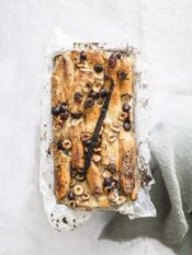 Budino di grissini con nocciole alla vaniglia