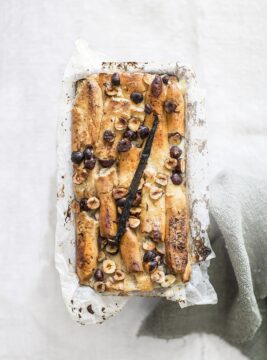 Budino di grissini con nocciole alla vaniglia