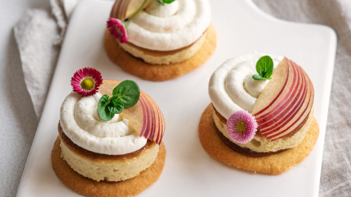 Tortine con mousse di yogurt greco