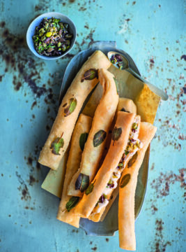 Sgabei con stracchino, olive e salvia