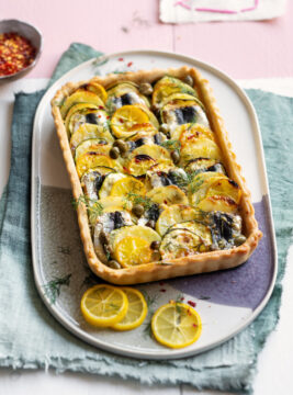 Crostata di patate, zucchine e sarde con finocchietto