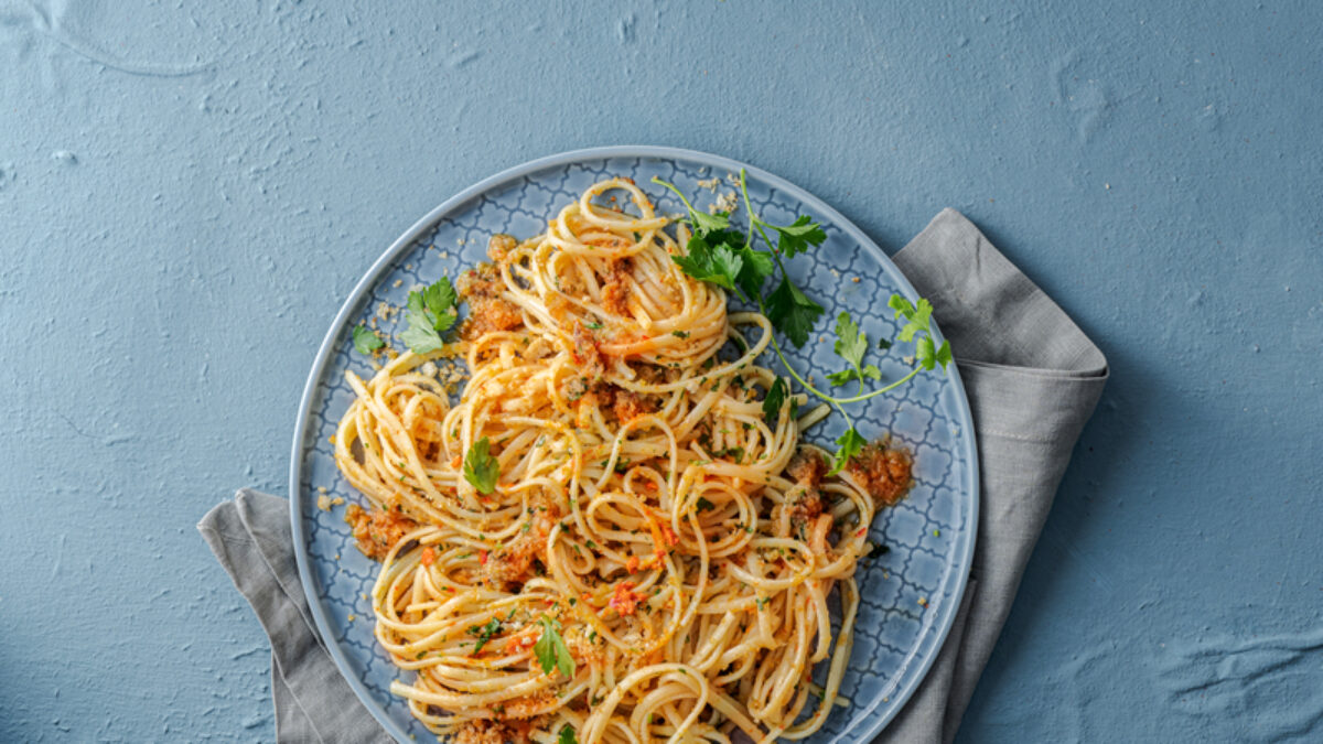 Linguine con salsa al peperoncino
