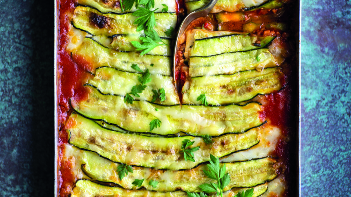 Lasagne di zucchine con ragù misto ai peperoni