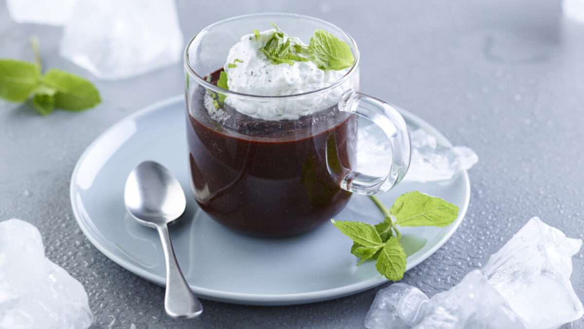 Granita al cioccolato con panna alla menta