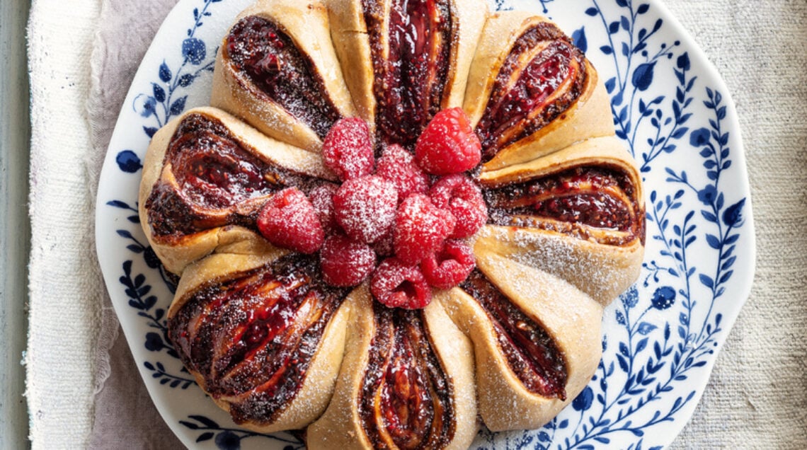 torta Brioche ai lamponi e noci pecan