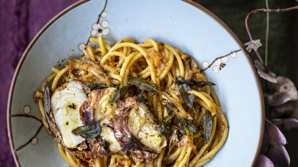 Bucatini con genovese di pescatrice