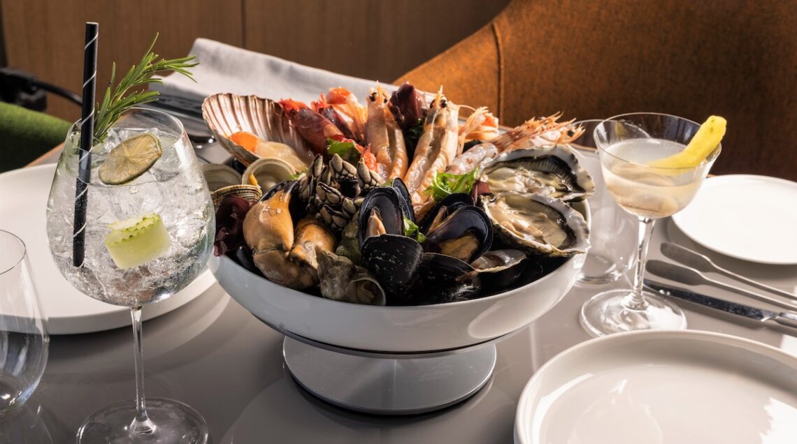 Ristorante Olio - cocktail bar - plateau di crudi con cocktail